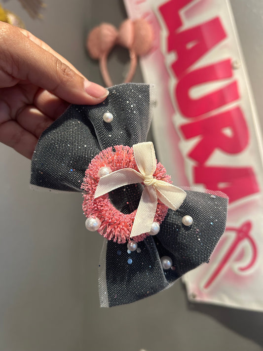 Black Pearly Pink Wreath Bow